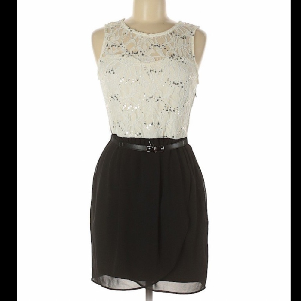 NEW Iz Byer California Sleeveless Lace Top… - Picture 10 of 14